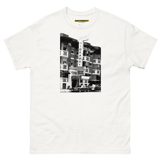 Larry's Hideaway Toronto Vintage Rock Bar Tee — halftone print | Mad Monkey